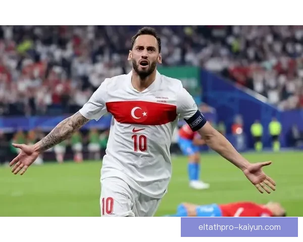 恰尔汗奥卢近期比赛风格演变显著,状态逐渐回暖,值得关注。 恰尔汗奥卢近期比赛风格演变显著,状态逐渐回暖,值得关注。